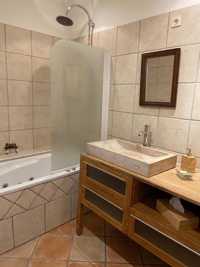 Auberge Gekko Ornaisons Dış mekan fotoğraf
